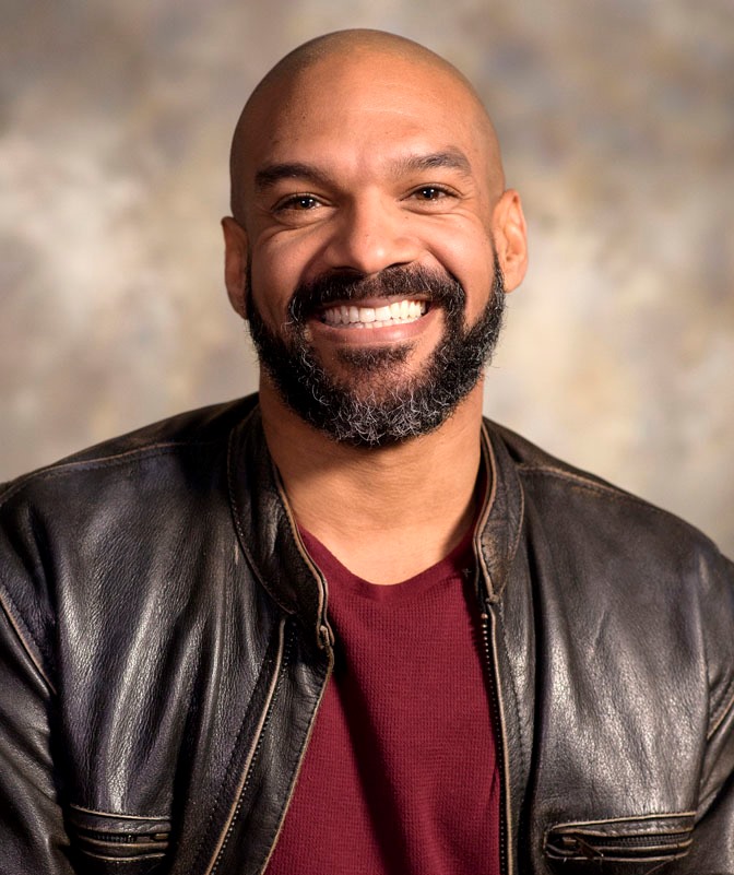 How tall is Khary Payton?